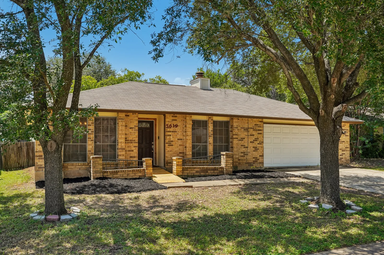 5619 Wood Walk